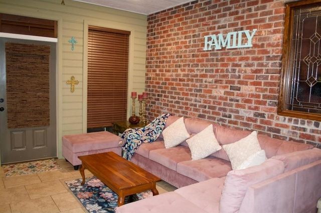 136 Merlot Drive, Moss Bluff, LA 70611