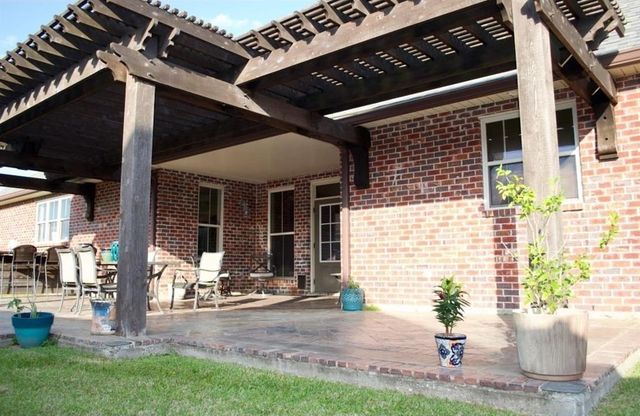 136 Merlot Drive, Moss Bluff, LA 70611