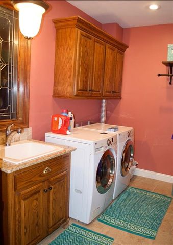 136 Merlot Drive, Moss Bluff, LA 70611