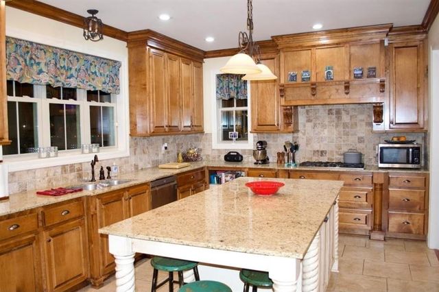 136 Merlot Drive, Moss Bluff, LA 70611