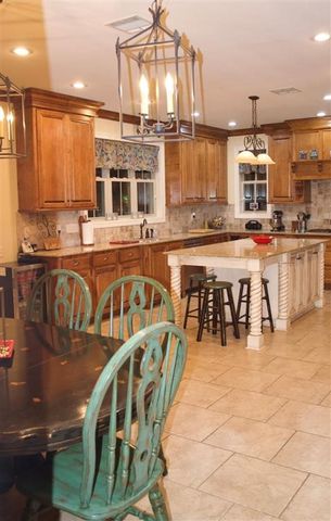 136 Merlot Drive, Moss Bluff, LA 70611