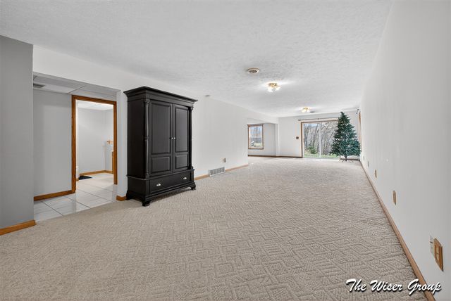 2713 Hillcrest Drive, Ionia, MI 48846