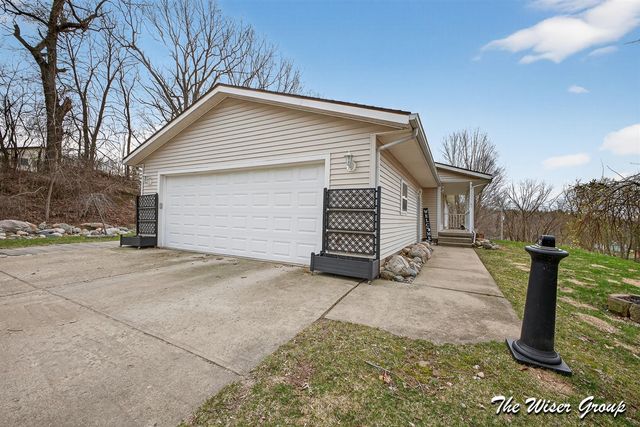 2713 Hillcrest Drive, Ionia, MI 48846