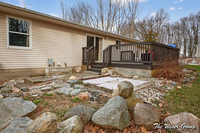 2713 Hillcrest Drive, Ionia, MI 48846