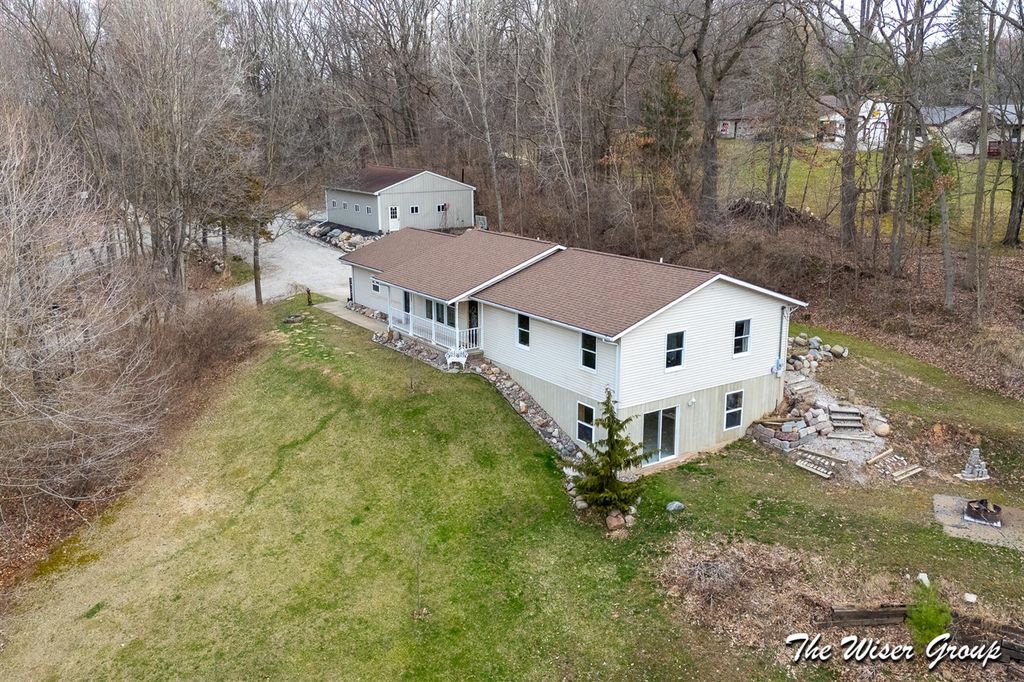 2713 Hillcrest Drive, Ionia, MI 48846