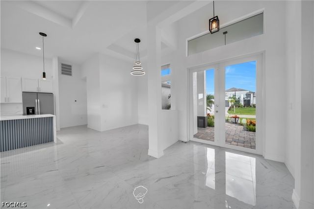 6 SW 37th AVE, Cape Coral, FL 33991