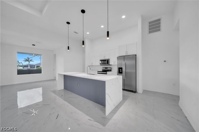 6 SW 37th AVE, Cape Coral, FL 33991
