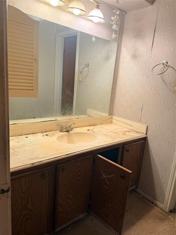 1538 Briarbank Drive, Sugar Land, TX 77498