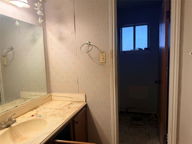 1538 Briarbank Drive, Sugar Land, TX 77498