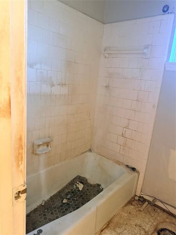 1538 Briarbank Drive, Sugar Land, TX 77498