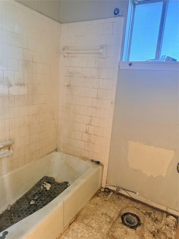 1538 Briarbank Drive, Sugar Land, TX 77498