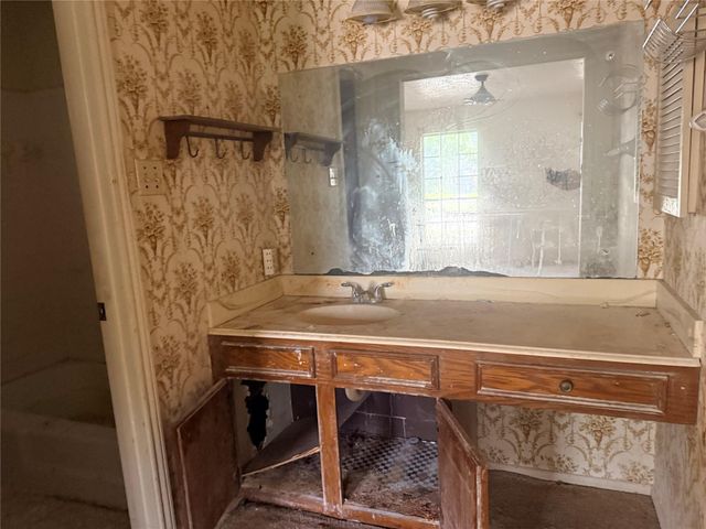 1538 Briarbank Drive, Sugar Land, TX 77498