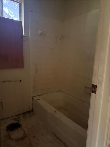 1538 Briarbank Drive, Sugar Land, TX 77498