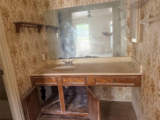 1538 Briarbank Drive, Sugar Land, TX 77498