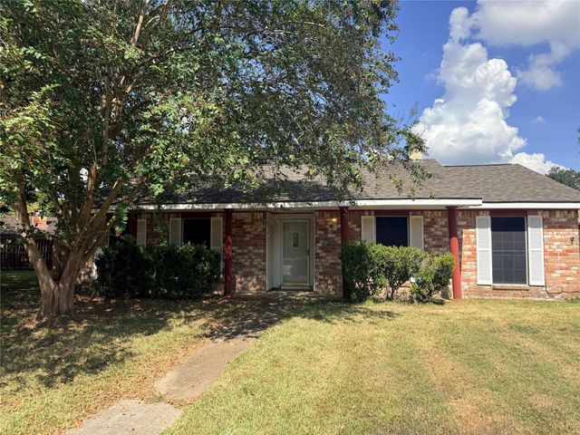 1538 Briarbank Drive, Sugar Land, TX 77498