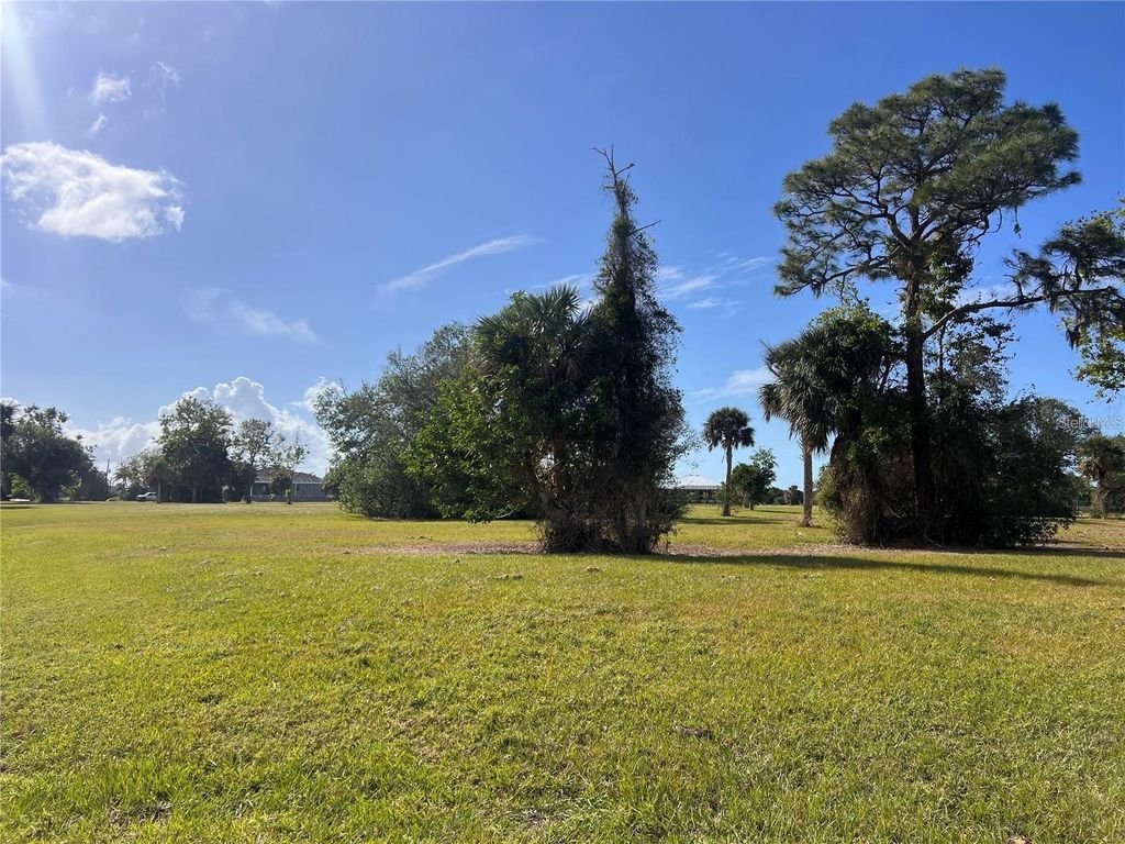 Image 1 of property listing at 16810 ACAPULCO ROAD, Punta Gorda, FL 33955