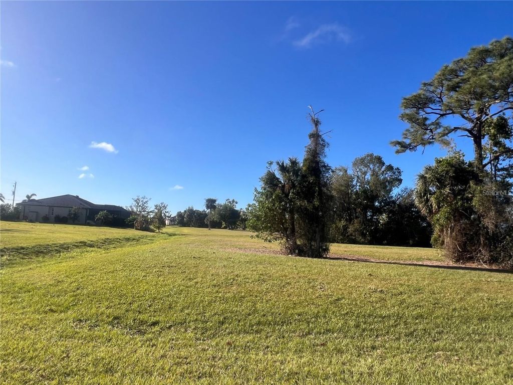 Image 2 of property listing at 16810 ACAPULCO ROAD, Punta Gorda, FL 33955