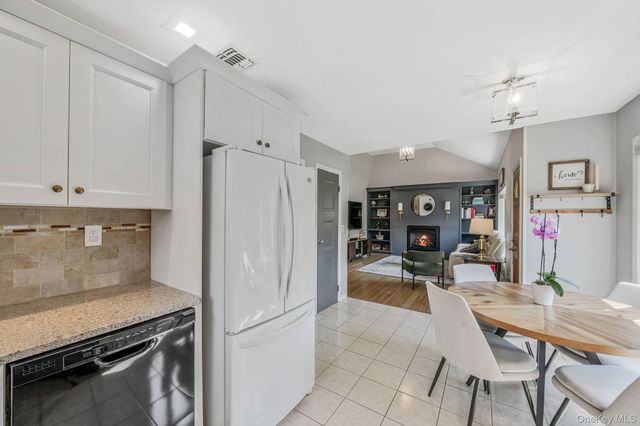 1 Rutgers Street, Smithtown, NY 11787