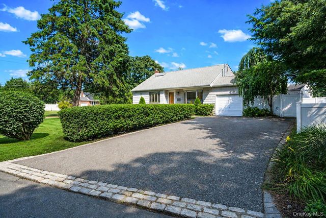 1 Rutgers Street, Smithtown, NY 11787