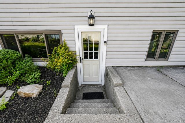 1 Rutgers Street, Smithtown, NY 11787
