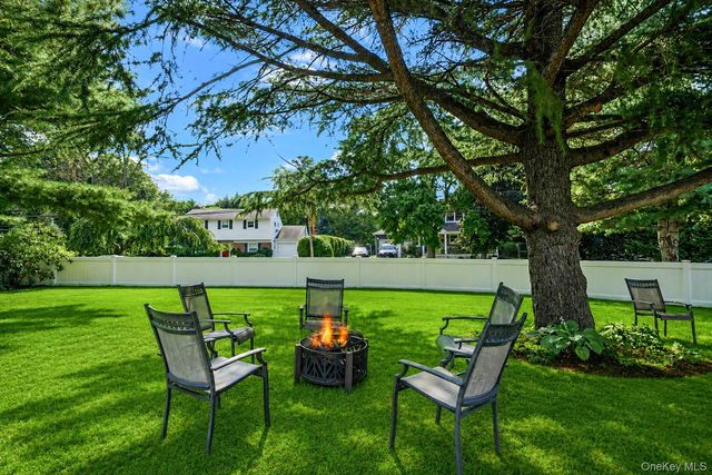 1 Rutgers Street, Smithtown, NY 11787