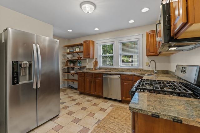 88-90 Auburn St 90, Newton, MA 02466