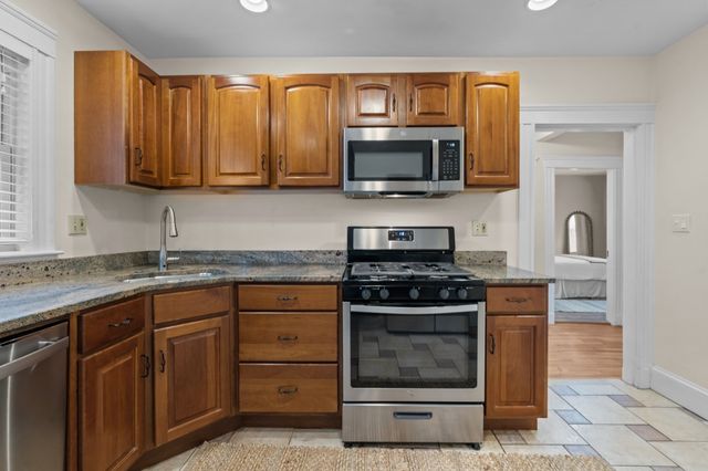 88-90 Auburn St 90, Newton, MA 02466