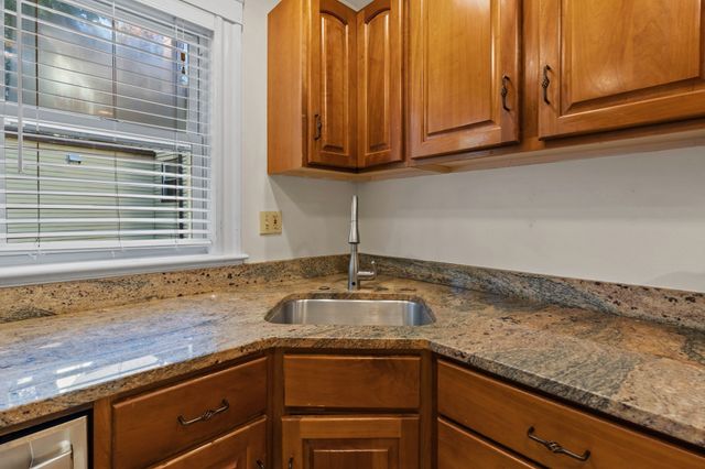 88-90 Auburn St 90, Newton, MA 02466