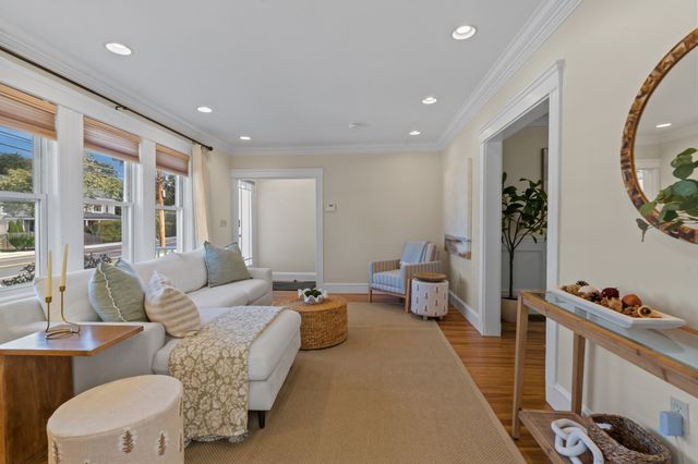 88-90 Auburn St 90, Newton, MA 02466
