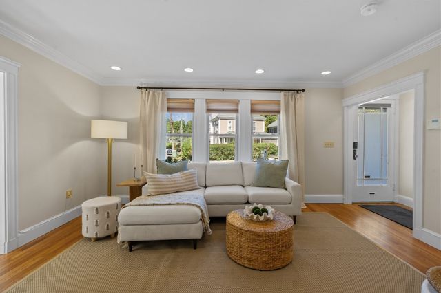 88-90 Auburn St 90, Newton, MA 02466
