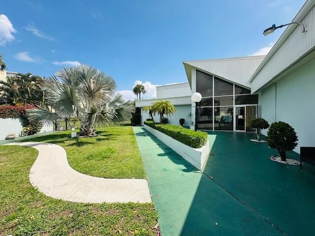 890 N Federal Highway 101, Lantana, FL 33462