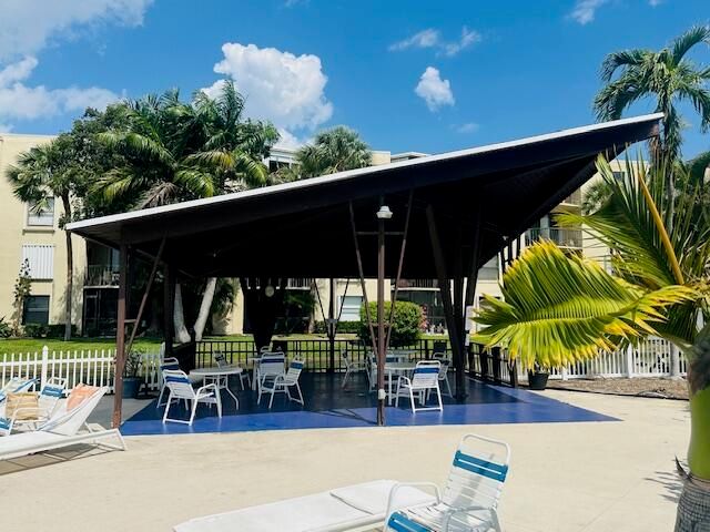 890 N Federal Highway 101, Lantana, FL 33462