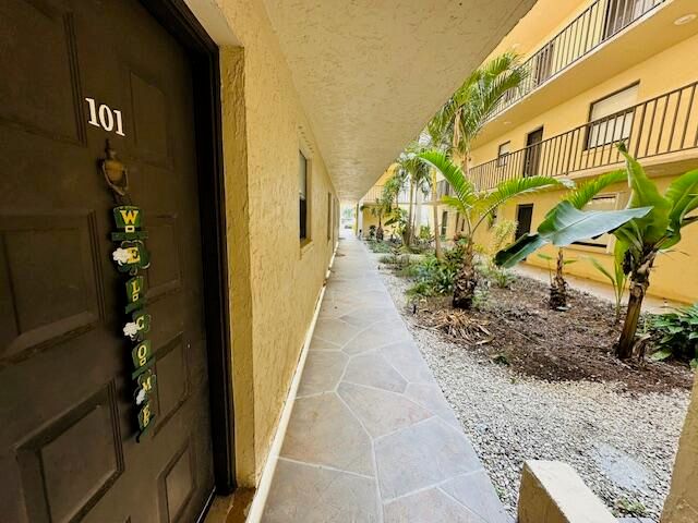 890 N Federal Highway 101, Lantana, FL 33462