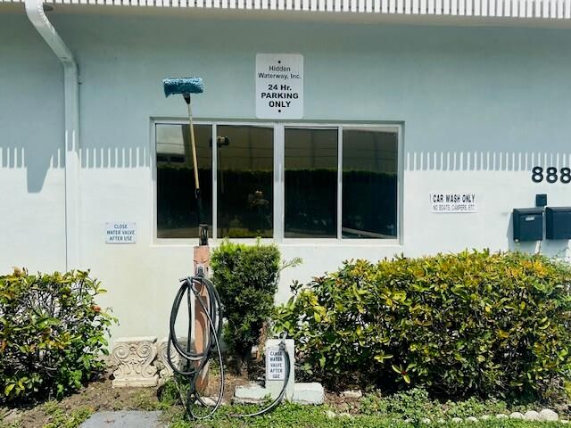 890 N Federal Highway 101, Lantana, FL 33462