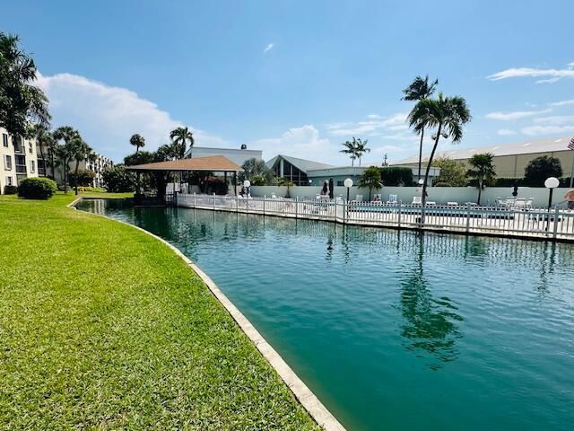 890 N Federal Highway 101, Lantana, FL 33462