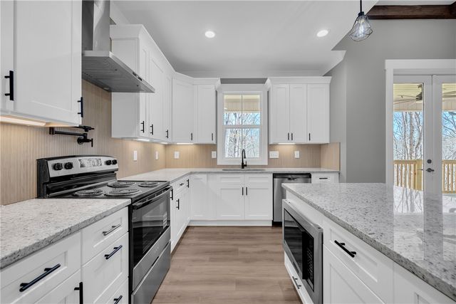 1201 Stillwater Drive, Seneca, SC 29672