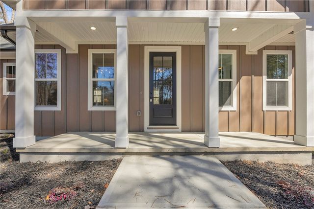 1201 Stillwater Drive, Seneca, SC 29672