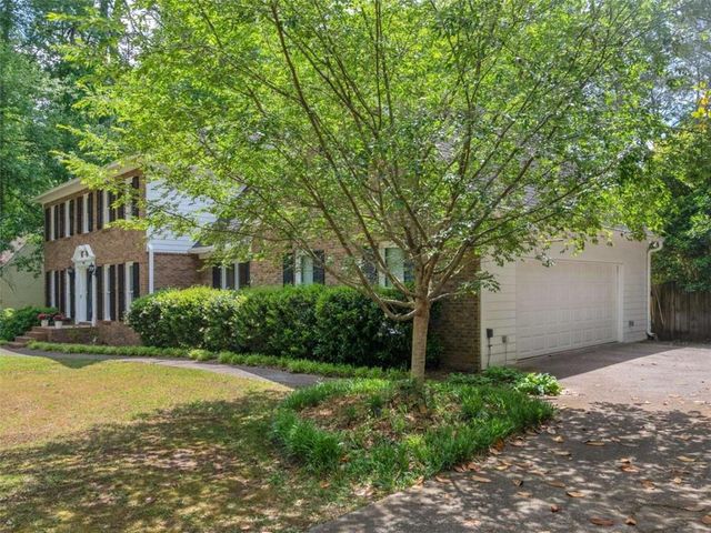 8601 N Shore Drive N, Jonesboro, GA 30236