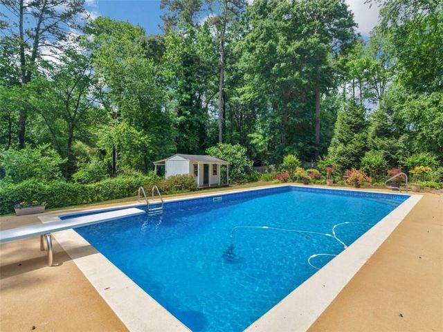 8601 N Shore Drive N, Jonesboro, GA 30236