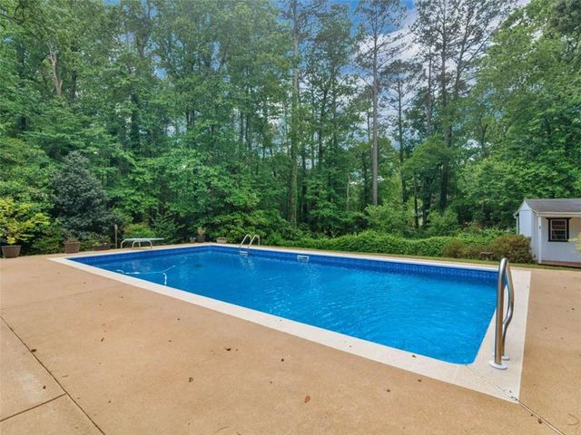 8601 N Shore Drive N, Jonesboro, GA 30236