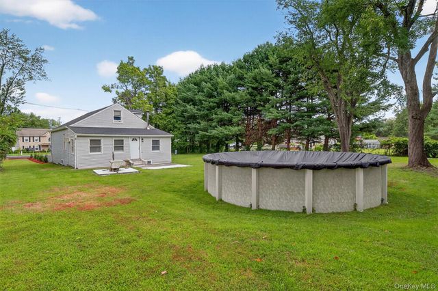 85 Holloran Road, New Windsor, NY 12553