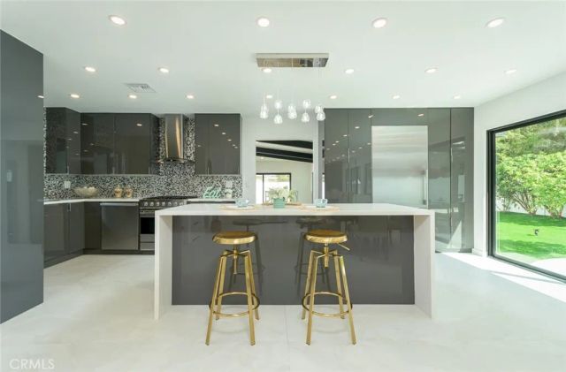 19806 Needles, Chatsworth, CA 91311