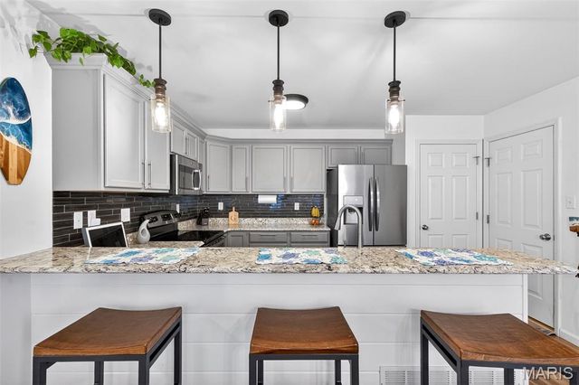 3261 Simeon Bunker Street, St Charles, MO 63301