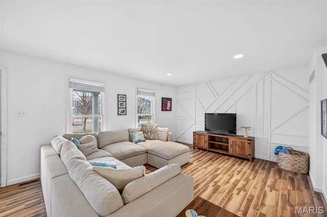 3261 Simeon Bunker Street, St Charles, MO 63301