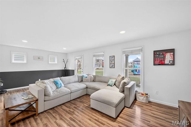 3261 Simeon Bunker Street, St Charles, MO 63301