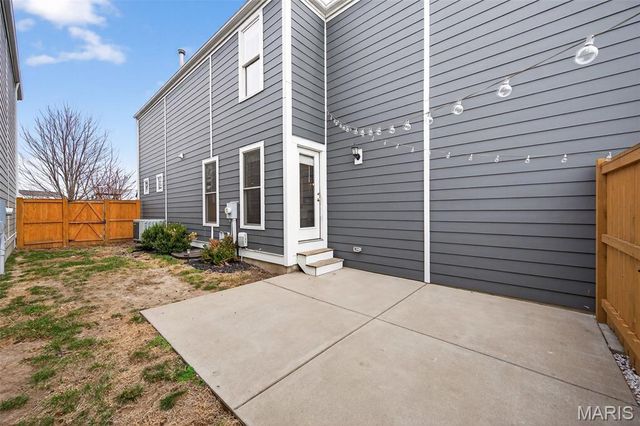 3261 Simeon Bunker Street, St Charles, MO 63301