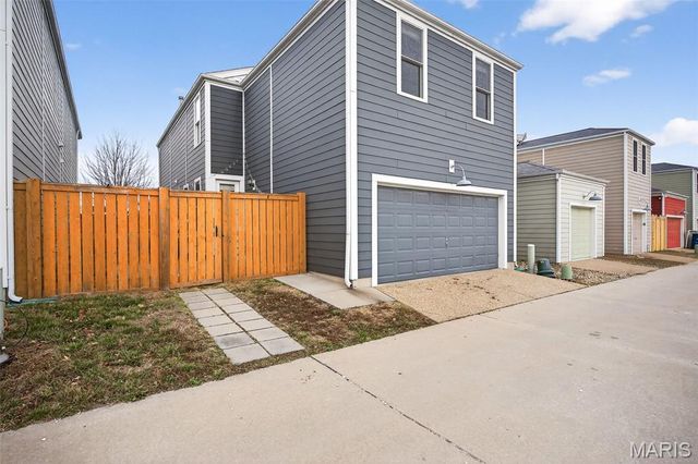 3261 Simeon Bunker Street, St Charles, MO 63301