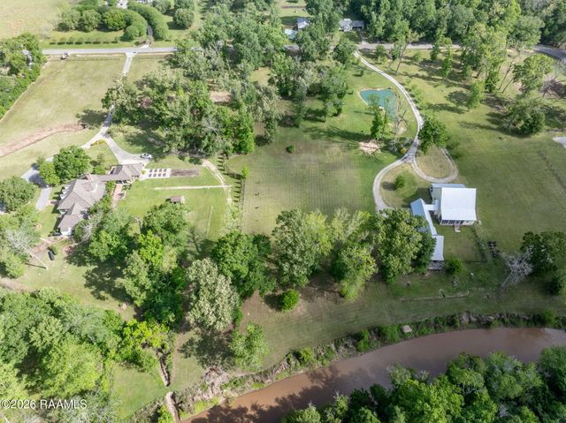 70 Mcveigh Road, Arnaudville, LA 70512