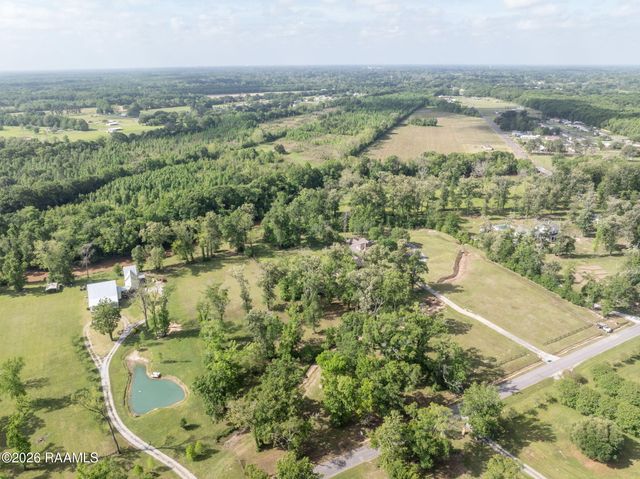 70 Mcveigh Road, Arnaudville, LA 70512