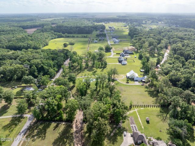 70 Mcveigh Road, Arnaudville, LA 70512
